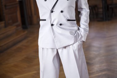 Tango dansçısı cebinde el ile midsection