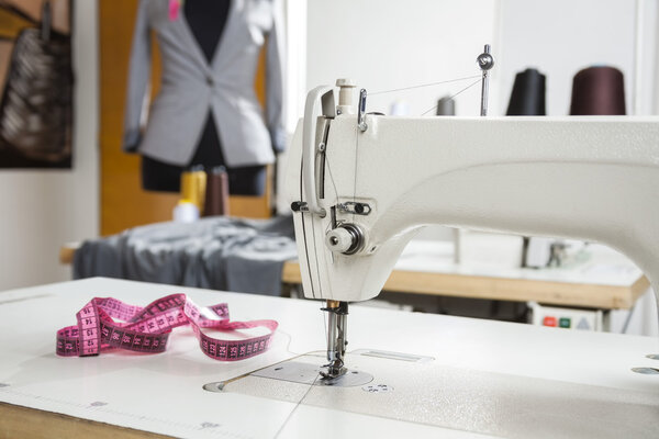 Измерьте ленту, зашивая машину на заводе
