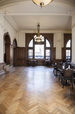 Cafe ile parke döşeme mobilya