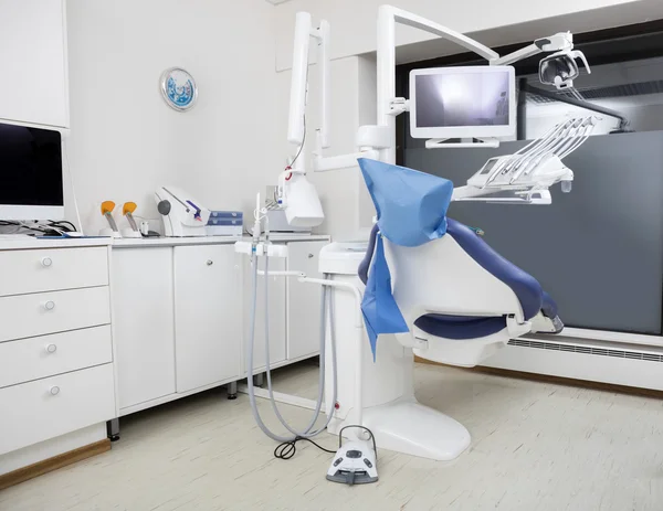 Dentist Chair In Empty Dentistry — Stock Photo, Image