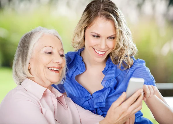 Senior Woman Learning Mobile Phone — Stock Photo, Image