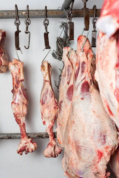 Meat Hanging In Slaughterhouse — Stock Photo, Image