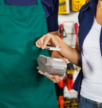 NFC kullanarak smartphone ile ödeme müşteri