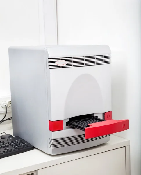 Medical Analyzer In Lab — Stock Photo, Image