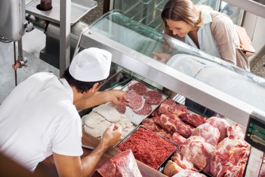 Kasap et kasaplık, müşteriye gösterilen