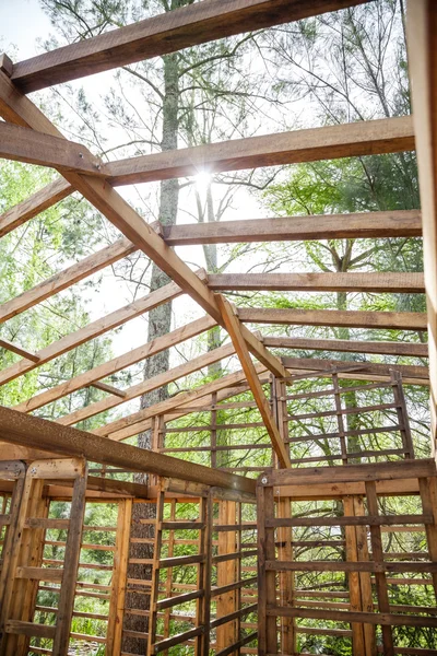 Cabina de madera en el sitio de construcción — Foto de Stock