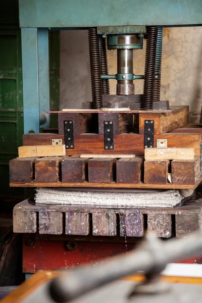 Papers In Press Machine At Factory — Stock Photo, Image