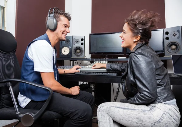 Professionisti Mixare Audio In Studio — Foto Stock