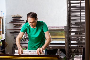 Atelier serigrafi sanatçı