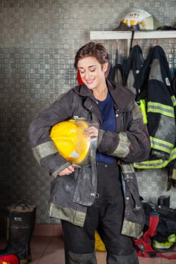 Mutlu Firewoman Holding kask