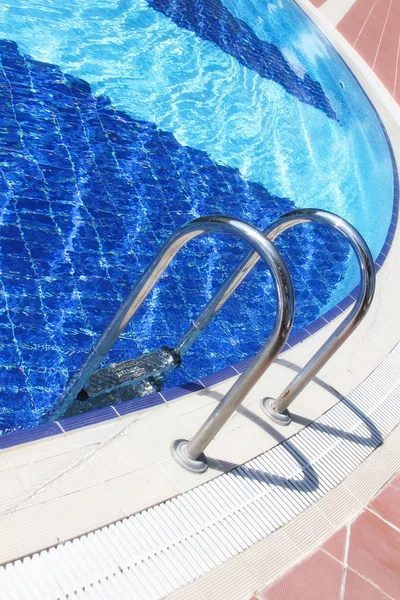 Swimming pool and stairs — Stock Photo, Image