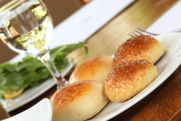 Bollos en platos — Foto de Stock