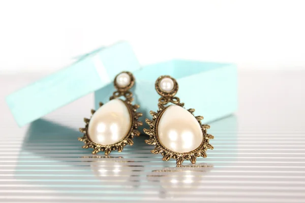 Earrings with pearls — Stock Photo, Image