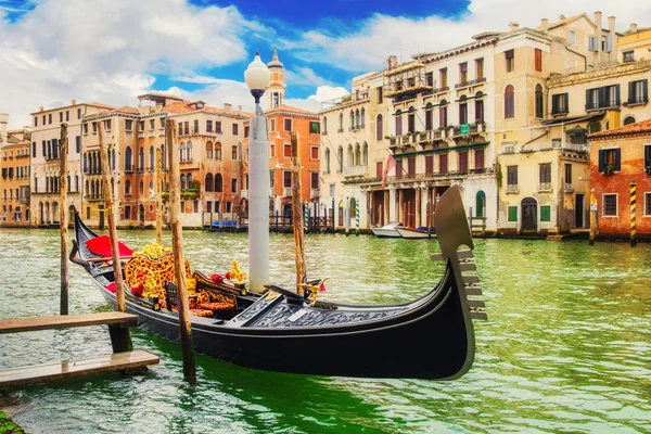 Гондола на Гранд-канале, Венеция — стоковое фото