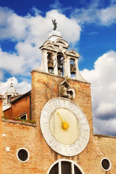 Detail der Kirche San Giacomo di Rialto, Venedig, Italien — Stockfoto