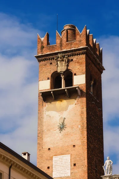 Torre del Gardello ve Palazzo Maffei, Verona, İtalya — Stok fotoğraf