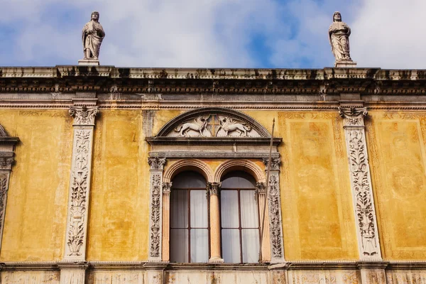 Window details of Loggia del Consiglio, Verona, Italy — Stock Photo, Image