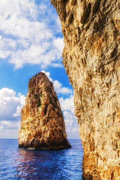 Roca de Ortholithos en la isla de Paxos en Grecia —  Fotos de Stock