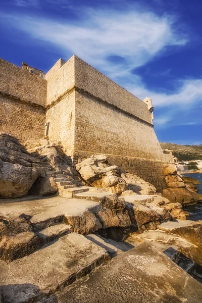 Playa de Buza fuera de las murallas del casco antiguo de Dubrovnik —  Fotos de Stock