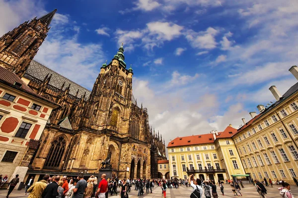 St. Vitus cathedral in Hradcany, Prague, May 23, 2015 — Stock Photo, Image