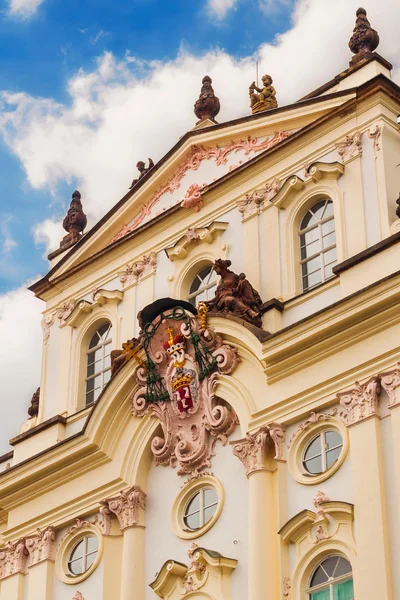 Viennese ärkebiskopens palats detaljer, Prag, Tjeckien — Stockfoto