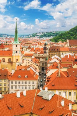 Şehir Prag Kalesi görüldüğü gibi Prag,