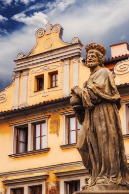 charles Köprüsü'nde cosmas heykeli