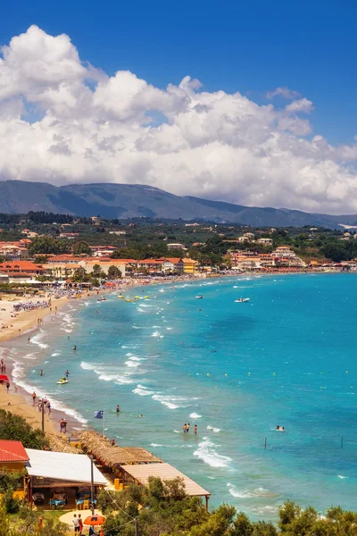 Aldeia e praia de Tsilivi na ilha de Zakynthos, Grécia — Fotografia de Stock