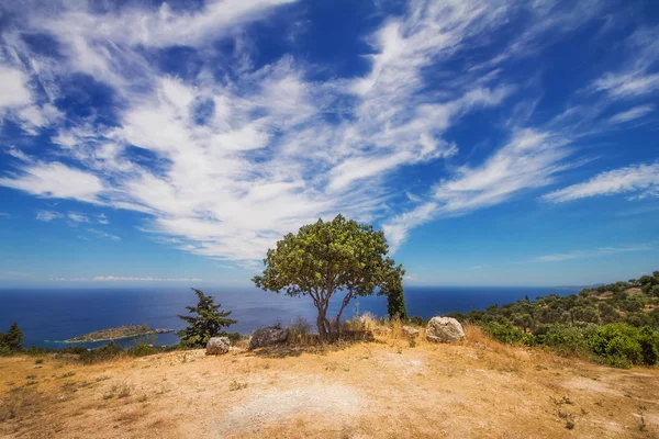 Una vista de la bahía de Agios Nikolaos desde Askos, isla de Zakynthos, Grecia —  Fotos de Stock