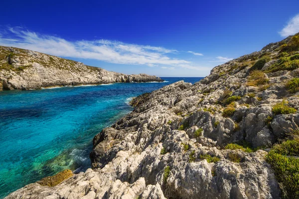 Plaja stâncoasă Porto Limnionas de pe insula Zakynthos, Grecia — Fotografie, imagine de stoc