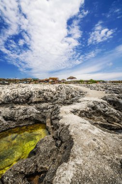 Kayalık Porto Roxa beach adada Zakynthos, Yunanistan