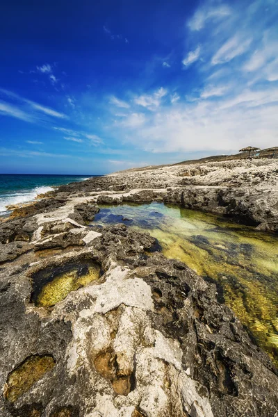 Spiaggia rocciosa di Porto Roxa sull'isola di Zante, Grecia — Foto Stock