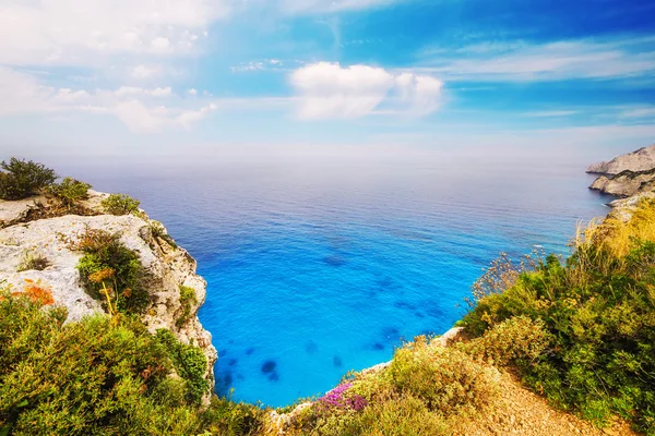 La costa rocciosa dell'isola di Zante, Grecia — Foto Stock