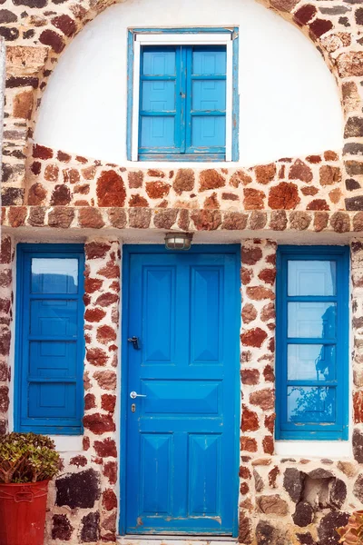 Dettagli di architettura nel villaggio Exo Gonia, Santorini, Grecia — Foto Stock