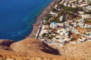 Perissa Köyü, Santorini, antik Thera kalıntıları görülen