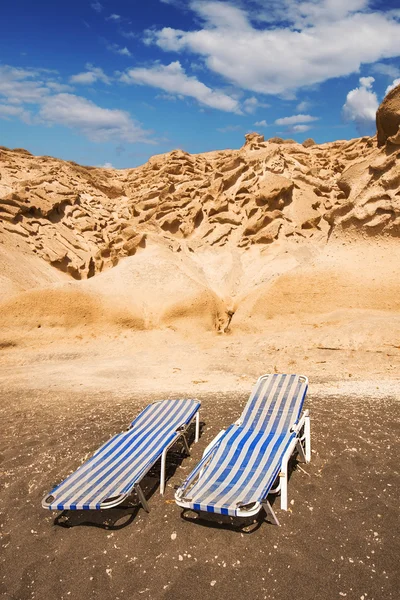 Plage de Vlychada au coucher du soleil, île de Santorin, Grèce — Photo