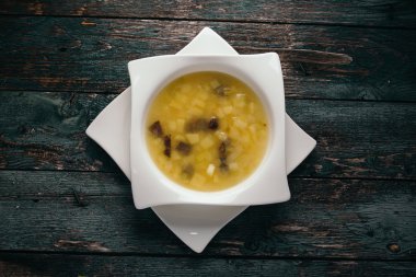 Sıcak işkembe çorbası