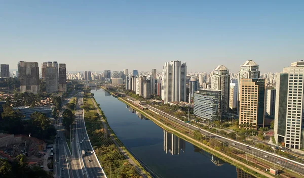 Letecký Pohled Marginal Pinheiros Avenue Řeku Pinheiros Moderní Budovy Městě — Stock fotografie