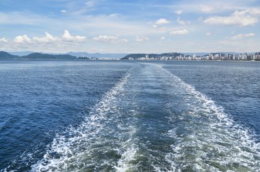 Tekne iz denizin Santos şehir