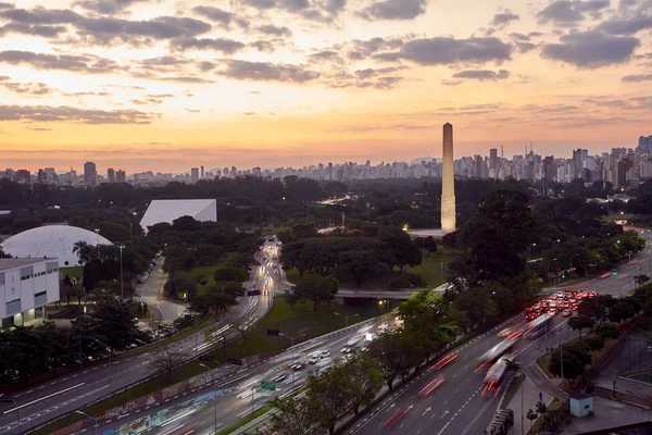 Sao Paulo city at nightfall, Brazil — Zdjęcie stockowe