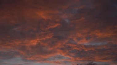 Güzel gün batımı gökyüzü. Doğal arkaplan