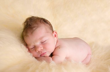 Yeni doğan bebek uyku