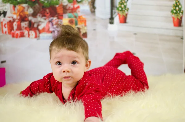Eerste kerst babymeisje — Stockfoto