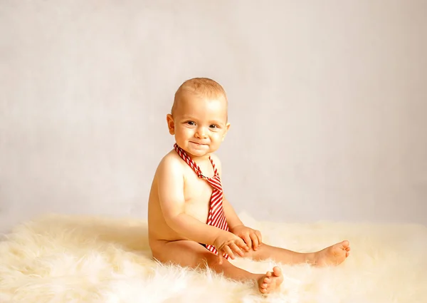 ネクタイと男の赤ちゃん — ストック写真