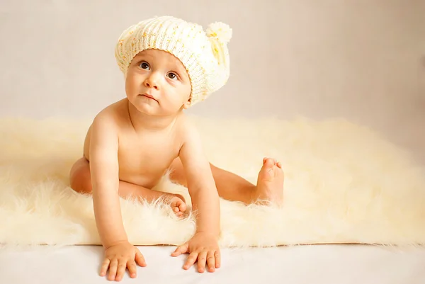 Bébé garçon avec chapeau — Photo