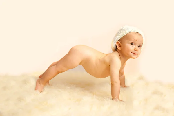 Bambino ragazzo con cappello — Foto Stock