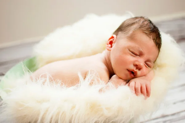 Pasgeboren baby — Stockfoto