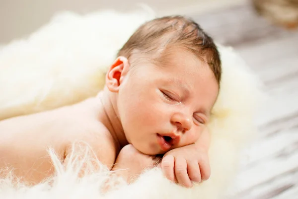 Neugeborenes Baby — Stockfoto