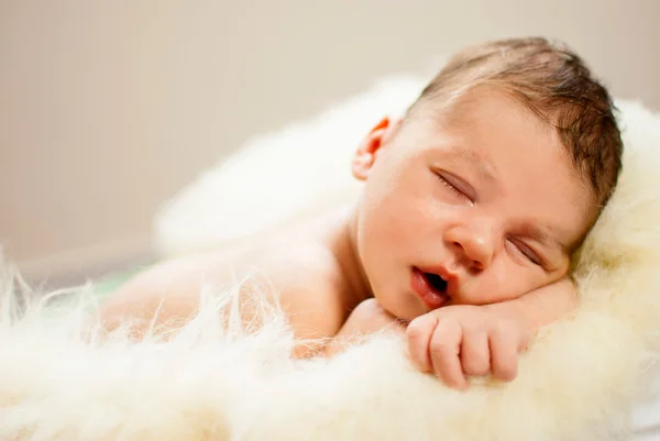 Newborn baby — Stock Photo, Image