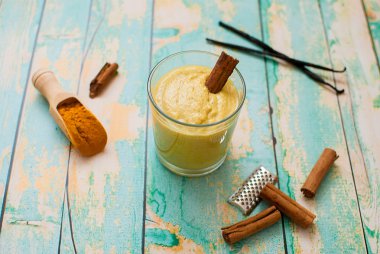 sağlıklı zerdeçal güler yüzlü